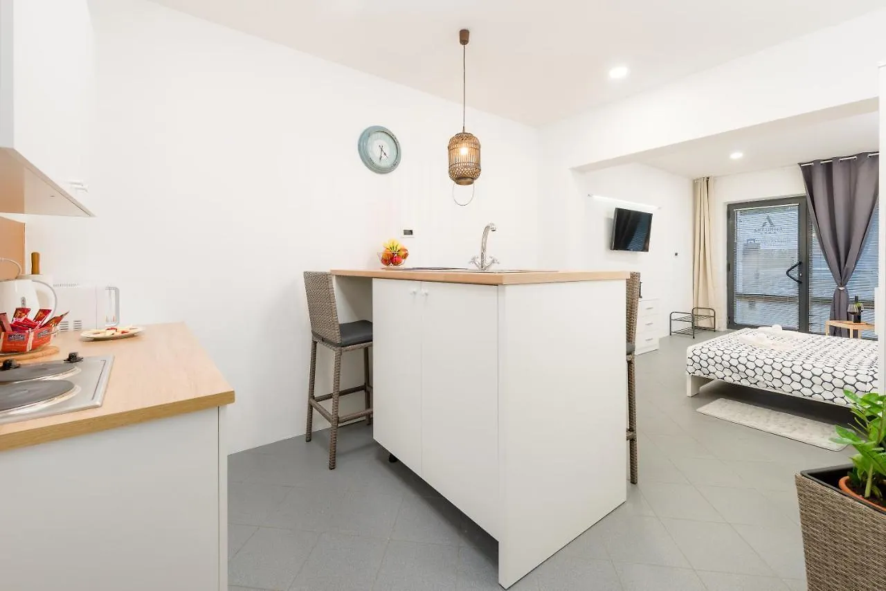 Studio Apartment Sesula Split