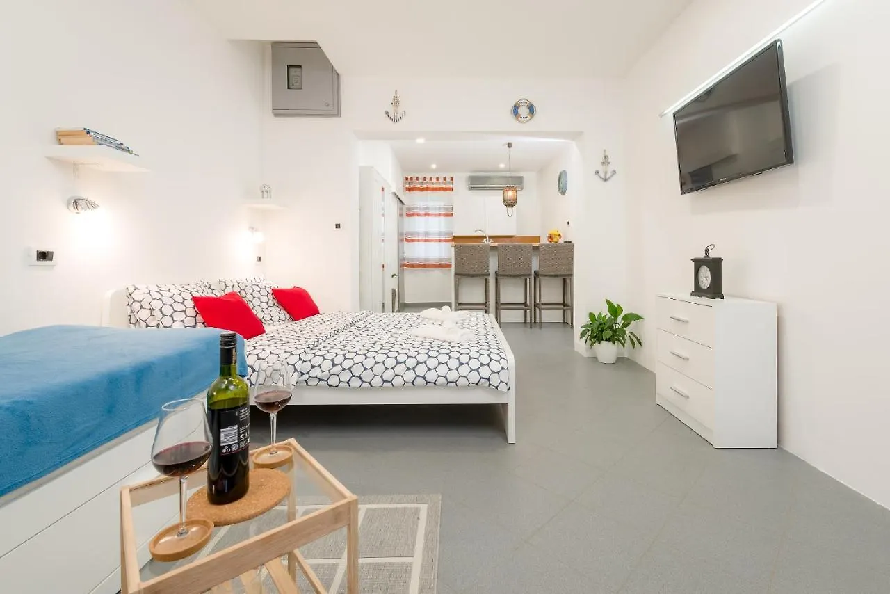 Studio Apartment Sesula Split